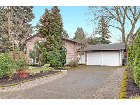 4516 SE Fieldcrest Dr, Milwaukie, OR 97222