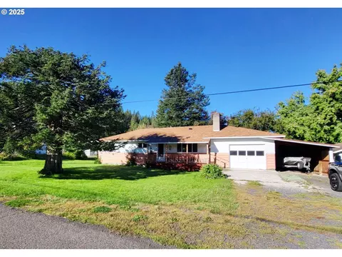 306 S Alder St, Wallowa, OR 97885