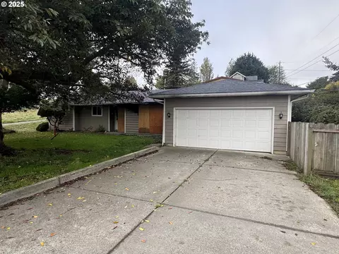 3726 Stanton Ave, North Bend, OR 97459