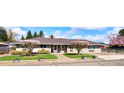 115 E 8th St, Newberg, OR 97132 photo 1