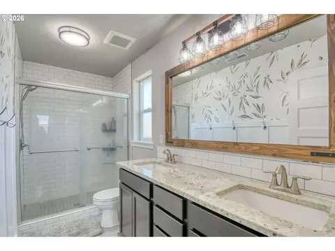 Bath - 233 E Jefferson St, Athena, OR 97813 photo 1 of 4