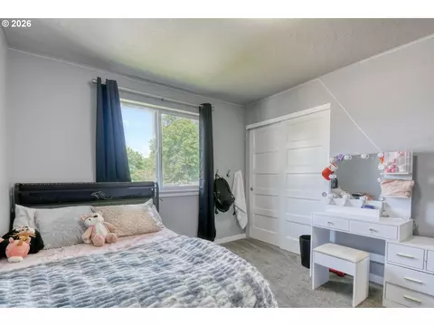 Bedroom - 233 E Jefferson St, Athena, OR 97813 photo 3 of 6