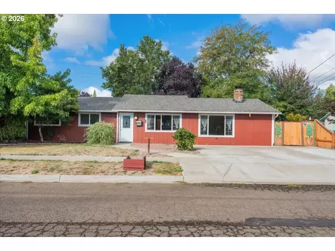 719 S Chehalem St, Newberg, OR 97132