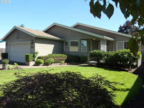 2253 10th St, Springfield, OR 97477 photo 1