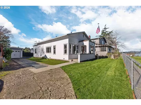 2574 Stanton Ave, North Bend, OR 97459