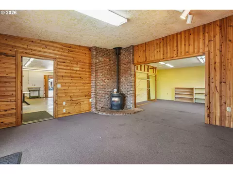 Living - 8326 SE 252nd Ave, Gresham, OR 97080 photo 6 of 6