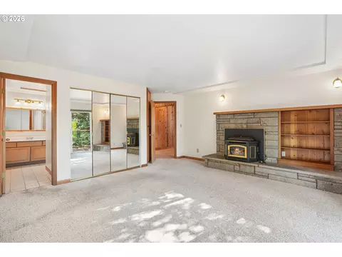 Living - 8326 SE 252nd Ave, Gresham, OR 97080 photo 5 of 6