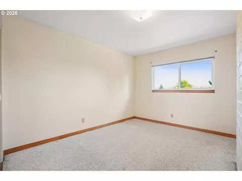Bedroom - 8326 SE 252nd Ave, Gresham, OR 97080 photo 2 of 3