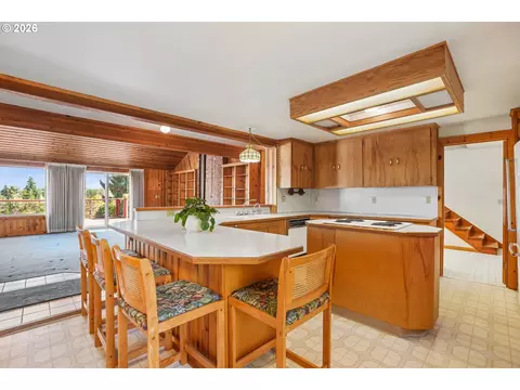 Kitchen - 8326 SE 252nd Ave, Gresham, OR 97080 photo 1 of 4