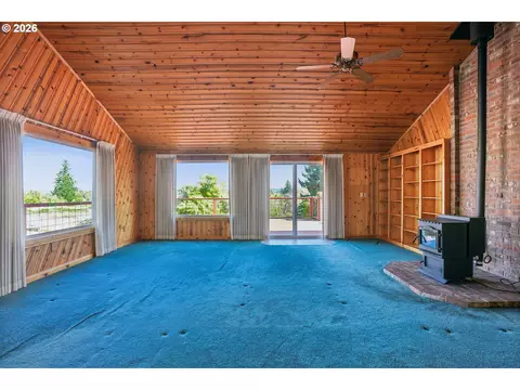 Living - 8326 SE 252nd Ave, Gresham, OR 97080 photo 1 of 6