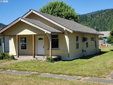 381 4th Ave, Powers, OR 97466 photo 1
