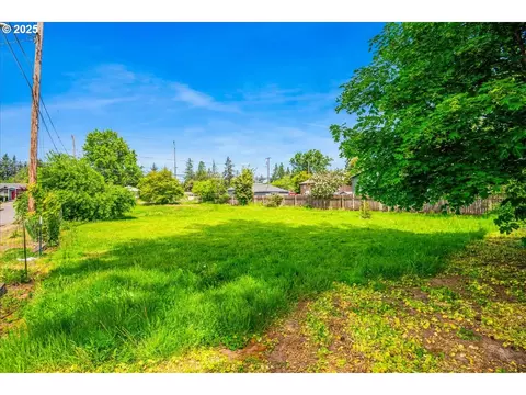 15606 NE Glisan St, Portland, OR 97230