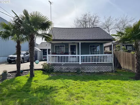 428 W Monroe St, Carlton, OR 97111