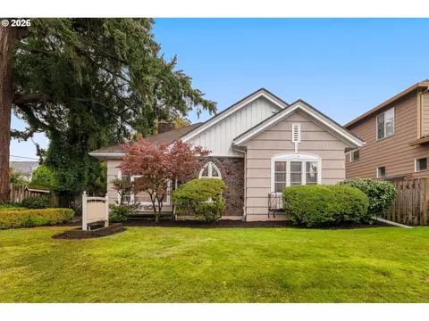 8040 SE Center St, Portland, OR 97206