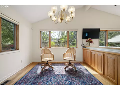 Dining - 84 Green Ln, Eugene, OR 97404 photo 1 of 2