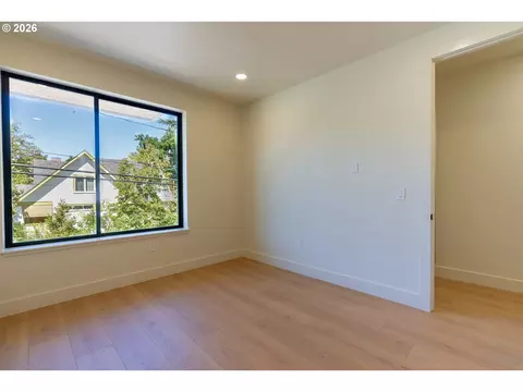 Bedroom - 814 E 22nd Ave, Eugene, OR 97405 photo 5 of 9