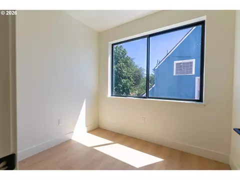 Bedroom - 814 E 22nd Ave, Eugene, OR 97405 photo 6 of 9