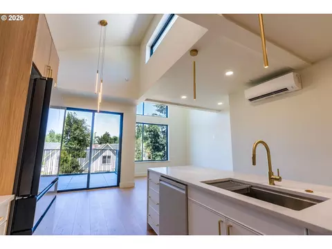 Kitchen - 814 E 22nd Ave, Eugene, OR 97405 photo 5 of 5