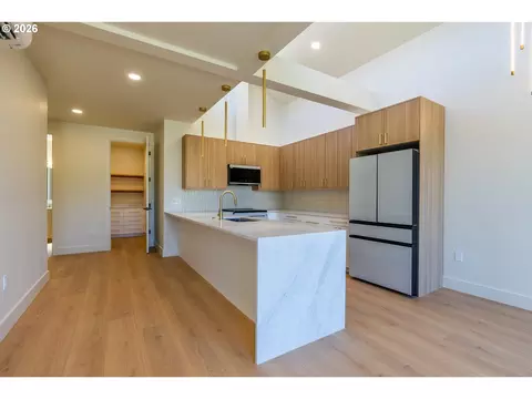 Kitchen - 814 E 22nd Ave, Eugene, OR 97405 photo 1 of 5