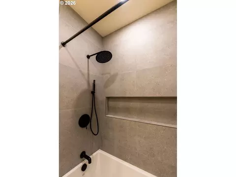 Bath - 814 E 22nd Ave, Eugene, OR 97405 photo 8 of 8