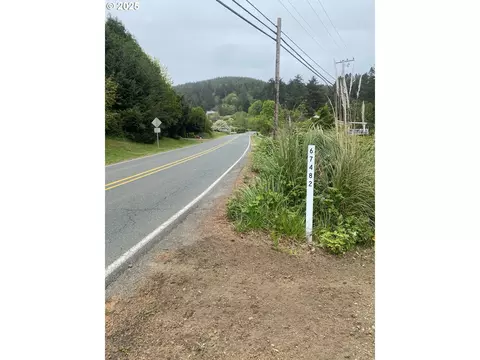 67482 E Bay Rd, North Bend, OR 97459