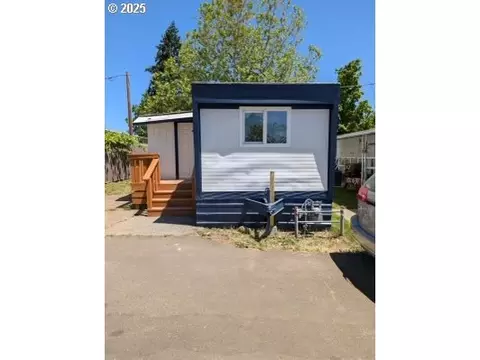 334 E Fifth Ave #6, Riddle, OR 97469