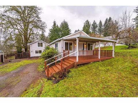 225 21st Ave, Sweet Home, OR 97386