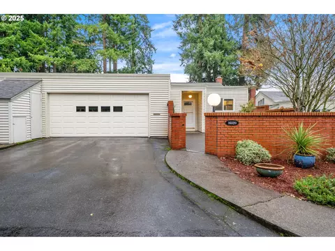 16520 SW Monaco Ln, King City, OR 97224