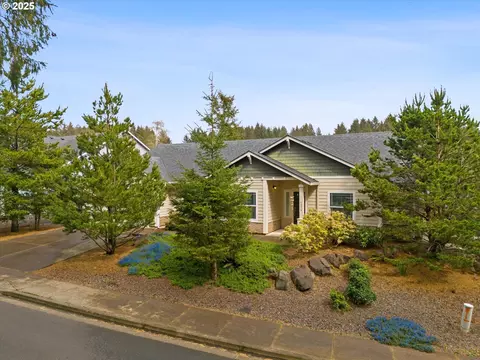 5774 NE Voyage Ave, Lincoln City, OR 97367