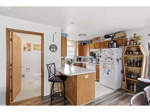 Kitchen - 623 W 18th Ave, Eugene, OR 97402 photo 4 of 7
