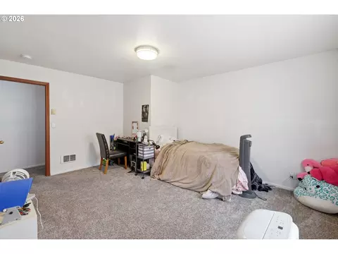 Bedroom - 623 W 18th Ave, Eugene, OR 97402 photo 2 of 10