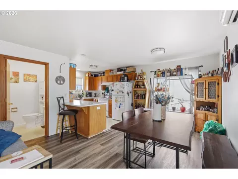 Dining - 623 W 18th Ave, Eugene, OR 97402 photo 3 of 4