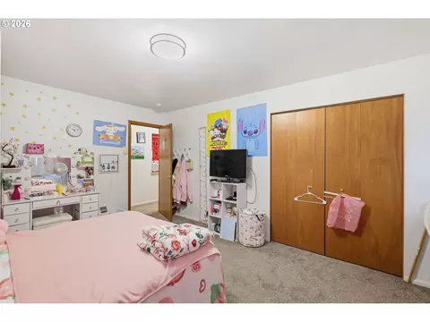 Bedroom - 623 W 18th Ave, Eugene, OR 97402 photo 10 of 10