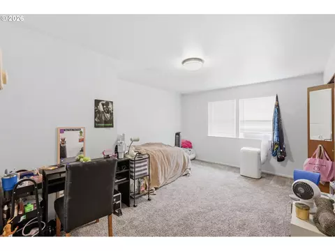 Bedroom - 623 W 18th Ave, Eugene, OR 97402 photo 1 of 10