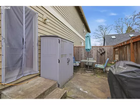 Exterior - 623 W 18th Ave, Eugene, OR 97402 photo 7 of 7