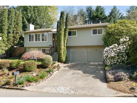 2962 SW Stanley Ct, Portland, OR 97219