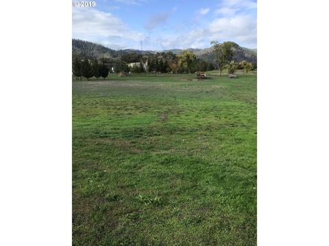 874 E Fifth Ave, Riddle, OR 97469 photo 1