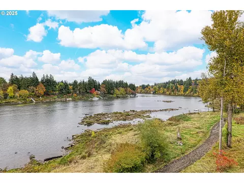 135 Furnace St #22, Lake Oswego, OR 97034