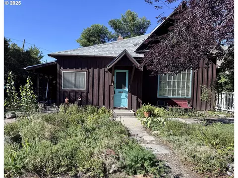 2814 Madison St, Baker City, OR 97814