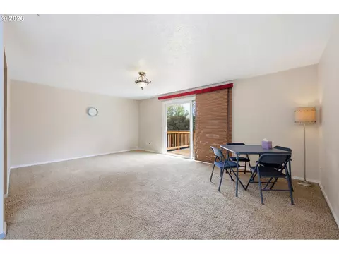 Living - 100 NE Kane Dr, Gresham, OR 97030 photo 2 of 3