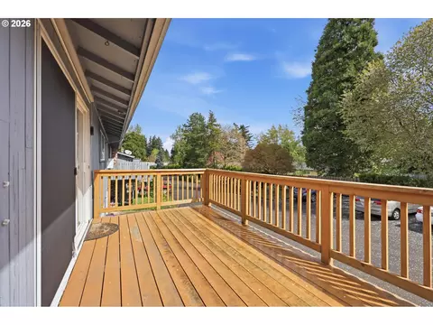 Exterior - 100 NE Kane Dr, Gresham, OR 97030 photo 3 of 4