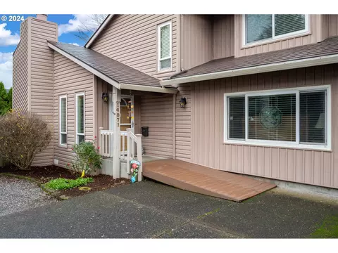 14871 NE Graham St, Portland, OR 97230