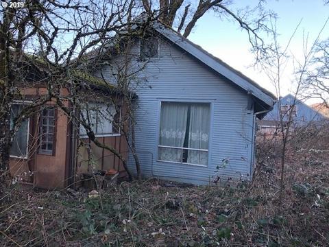 215 Benson Ave, Cascade Locks, OR 97014 photo 1