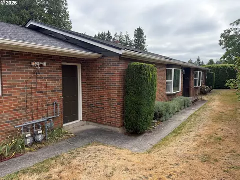 Exterior - 880 NW Florence Ave, Gresham, OR 97030 photo 4 of 7