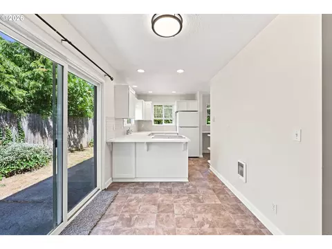 Kitchen - 880 NW Florence Ave, Gresham, OR 97030 photo 1 of 3