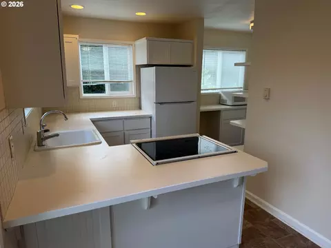 Kitchen - 880 NW Florence Ave, Gresham, OR 97030 photo 2 of 2