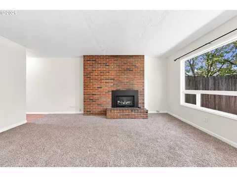 Living - 880 NW Florence Ave, Gresham, OR 97030 photo 4 of 5