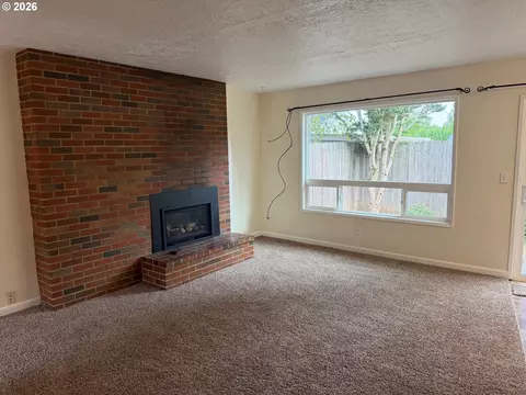 Living - 880 NW Florence Ave, Gresham, OR 97030 photo 2 of 3
