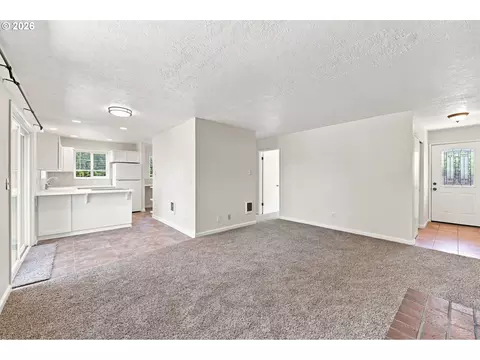 Living - 880 NW Florence Ave, Gresham, OR 97030 photo 2 of 5