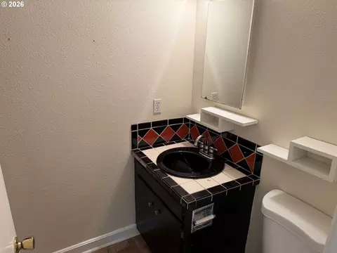 Bath - 880 NW Florence Ave, Gresham, OR 97030 photo 2 of 2